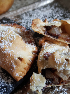 Una foto de Empanadillas de Pera y Chocolate Negro