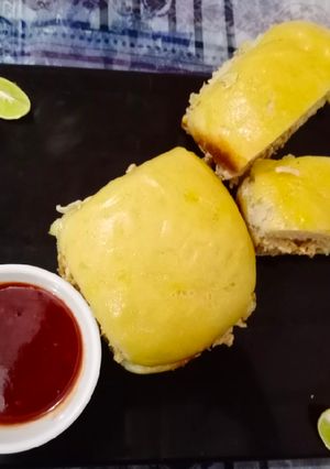 A picture of Chicken bridge roll.