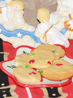 A picture of Santa’s Ugly M&M Christmas Cookies.