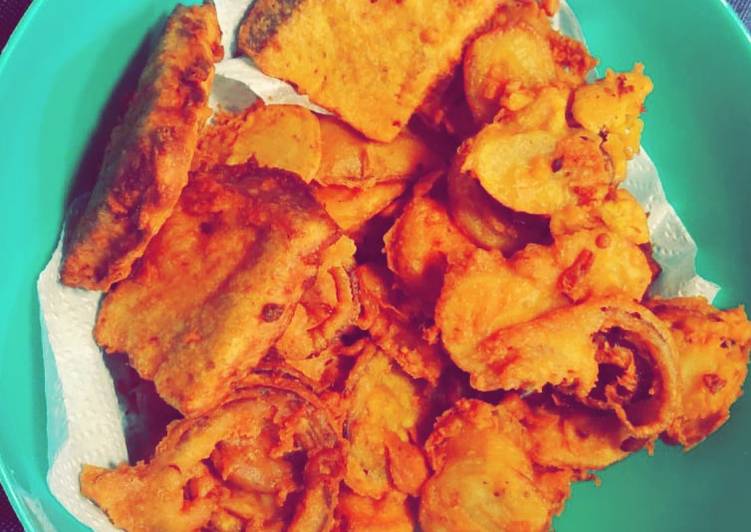 Paneer aur Pyaaz ke pakore Fritters