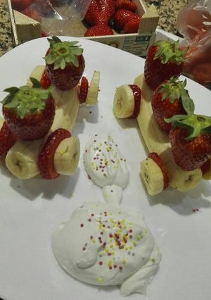 Una foto de Fresas y plátano para niños