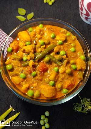 A picture of Vegetable Korma.