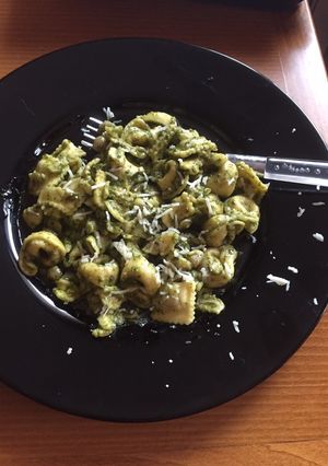 Φωτογραφία της συνταγής Tortellini al pesto con Parmigiano