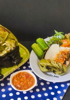 Foto resep Nasi Bakar Ikan Tongkol Suwir Pedas