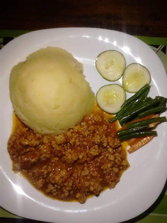 A picture of Minced Meat with mashed potatoes.