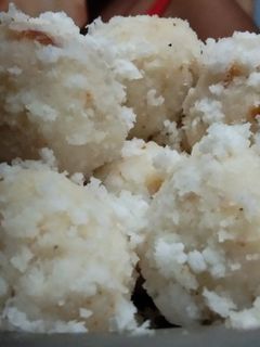 A picture of Coconut Ladoo.