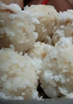 A picture of Coconut Ladoo.