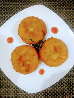 A picture of Bread Kachori.