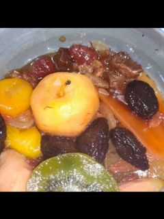 صورة لوصفة اللحم الحلو بالكيوي والمشمش مع اللحم