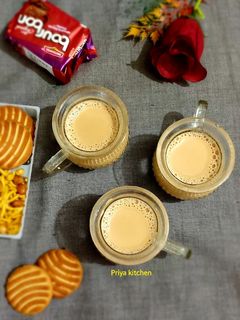 अदरक वाली कड़क चाय(adrak wali kadak chai recipe in hindi) रेसिपी मुख्य फोटो