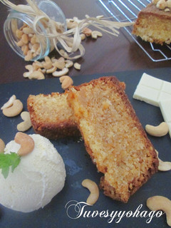 Una foto de Bizcocho de anacardos y chocolate blanco SIN GLUTEN