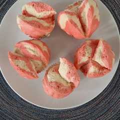 รูปของ Bolu Kukus Merah Putih