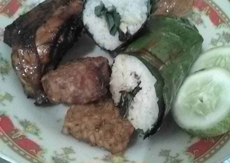 Resep Nasi bakar homemade.. (Nasi uduk magic com) yang Bisa Manjain Lidah