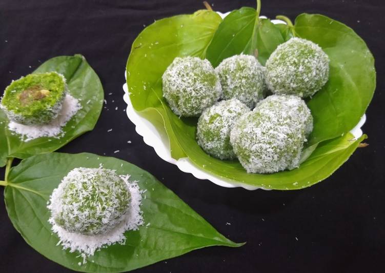 Steps to Make Speedy Paan Coconut Ladoo