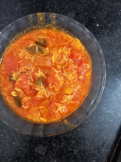 સેવ ટામેટા સબ્જી (Sev Tomato Sabji Recipe In Gujarati) રેસીપી મુખ્ય ફોટો