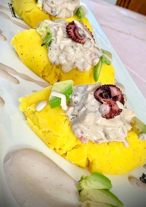Una foto de Causa de pulpo al olivo