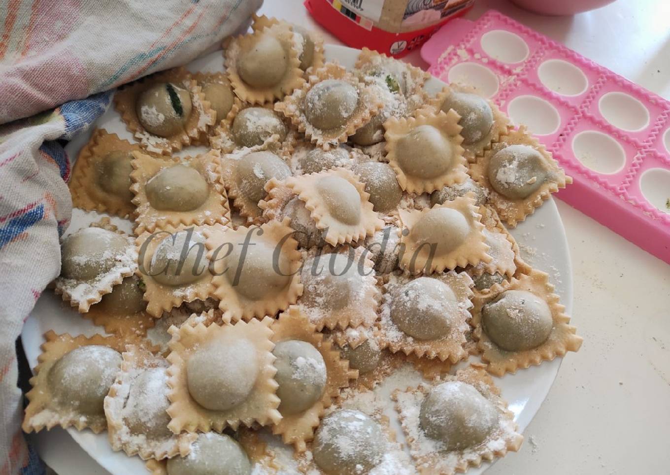 Homemade Italian ravioli with spinach and potatoes 🥔🥬