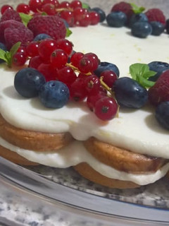 Foto di Dessert alla ricotta e frutti di bosco