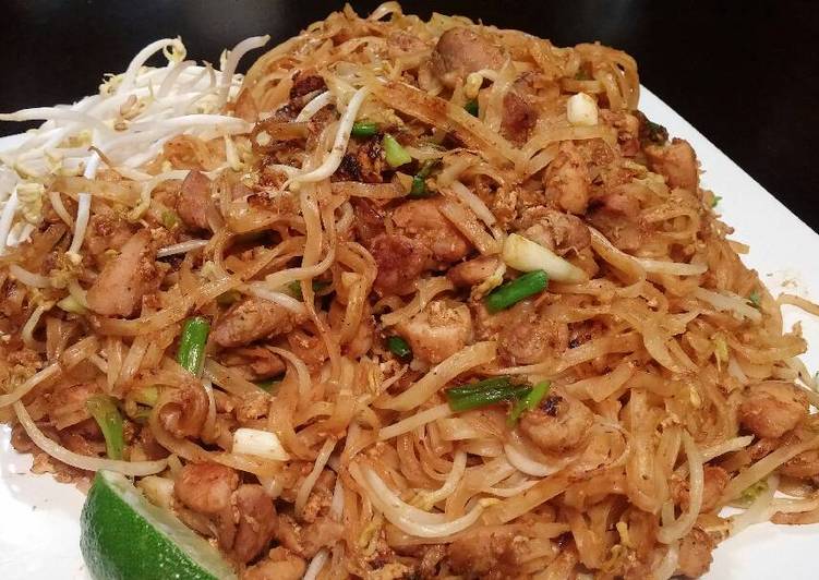 Chicken pad thai