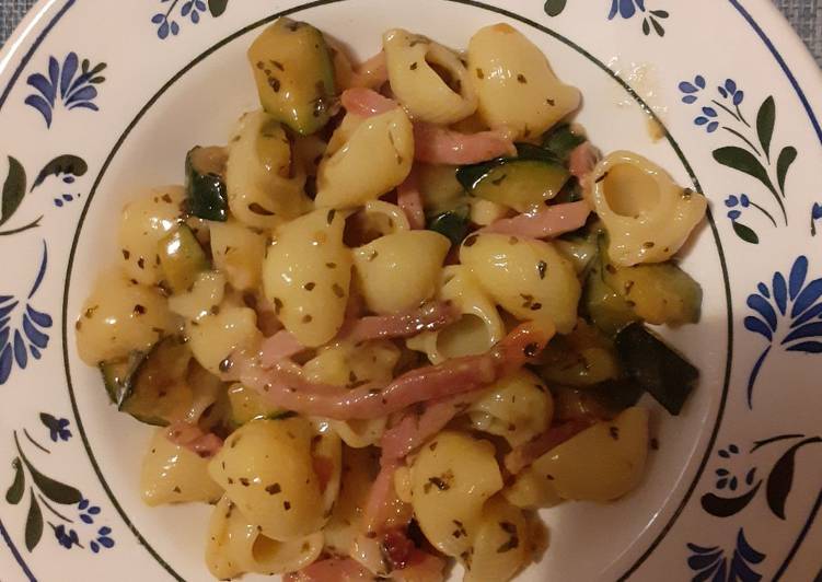 Step-by-Step Guide to Make Fatto in casa Carbonara di zucchine:)