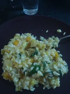 Una foto de Arroz con puerro y mango