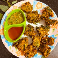 A picture of Tasty pakoda.