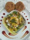 Poha pyaz ki kachori chat