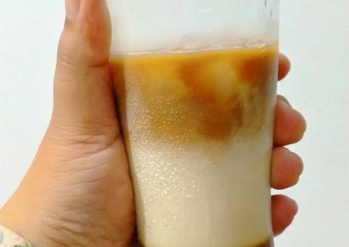 Resep Es kopi susu ala janji jiwa oleh uta selvina putri - Cookpad