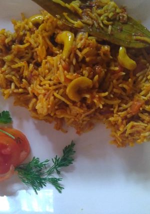 टोमॅटो राईस (Tomato rice recipe in marathi) रेसिपी चे मुख्य फोटो 