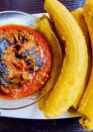 A picture of Bini Owo with Unripe Plantain.