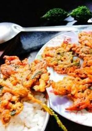 উচ্ছে পাতার পকোড়া (Ucche patar pakoda recipe in bengali) রেসিপির প্রধান ছবি