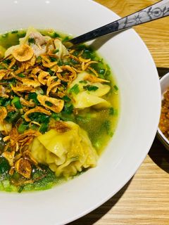 Hình của món Súp hoành thánh nhanh gọn.