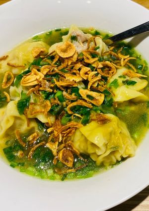 Hình của món Súp hoành thánh nhanh gọn.