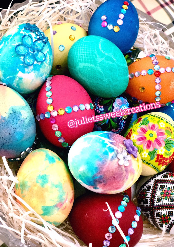 Una foto de Huevos duros decorados 🐣 Huevos de Pascua 🐰