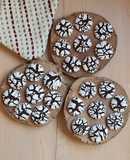 Galletas craqueladas de chocolate con aceite y cacao