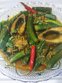 ঢেঢ়শ ইলিশ তরকারী(Ochra Hilsha curry)। রেসিপির প্রধান ছবি