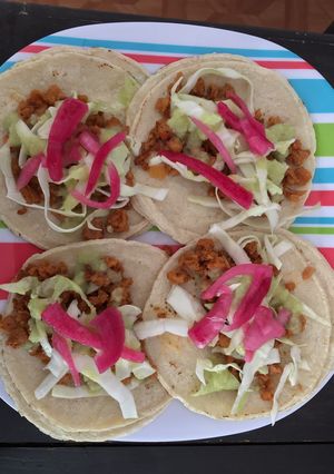 Una foto de Taquitos de chorizo con soya 😋