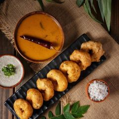 Medu Vada A picture of Medu Vada.