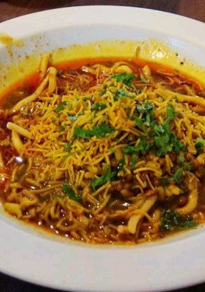 सेव भाजी (Sev Bhaji recipe in hindi) रेसिपी मुख्य फोटो