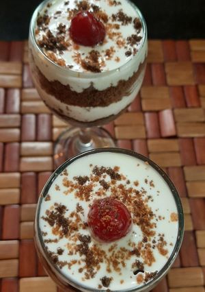 A picture of Burbon & Oreo Mousse.