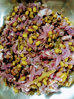ஊதாமுட்டைகோஸ் பாசிப்பயறு பொரியல் (PurpleCabbage GreenGram poriyal recipe in tamil) செய்முறை முக்கிய புகைப்படம்