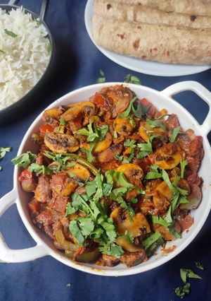 A picture of Mushroom Masala Curry.
