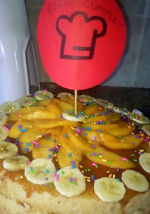 Una foto de Torta con frutas🍑🍌 cumplimos6
