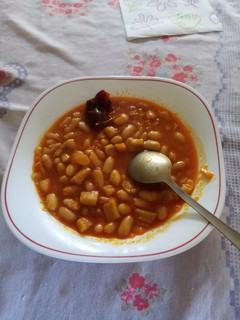 Una foto de Potaje de habichuelas con calamar congelado