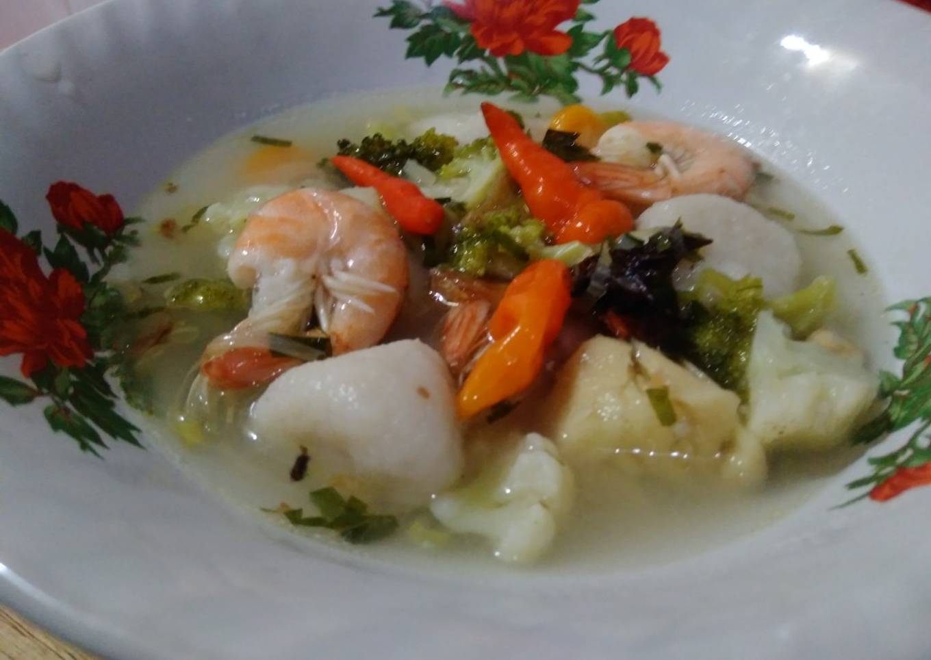 Sayur sop seafood rempah-rempah