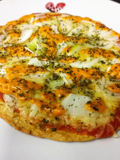 Una foto de Pizza con base de atún