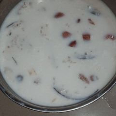 A picture of Doodh Daliya.