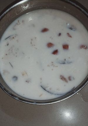 A picture of Doodh Daliya.