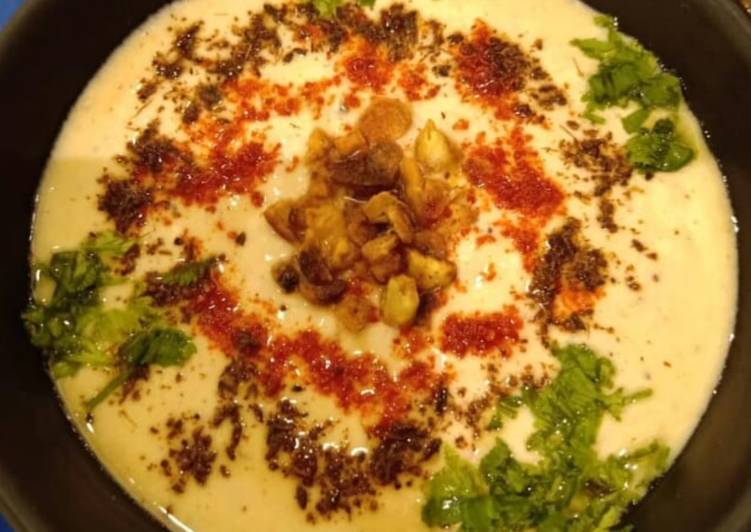 Burani Raita (Garlic Raita)
