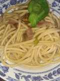 Bucatini con pancetta e fiori di zucca